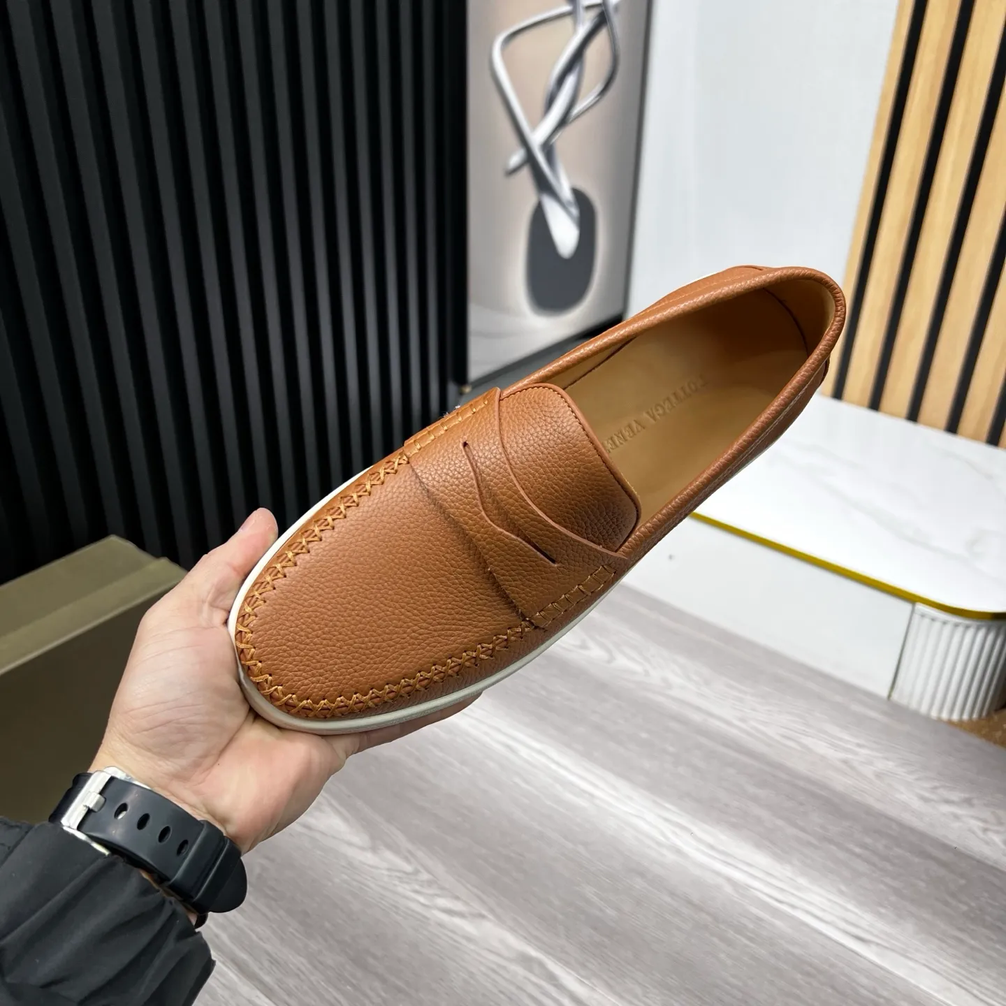 Ex-factory price 480 BV〰️Purely handmade classic men's beanie shoes👉👉driving shoes, slip-on shoes, made of Italian imported cowhide, 💕water-dyed cowhide lining, 🔊original outsole, waterproof platform design, comfortable for the feet. A good choice for traveling and driving, three colors available, code number: 38-44, (45 can be customized)